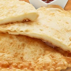 Чебурек с сыром в Наш лаваш по цене 150 ₽