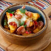 Запеченные картофельные дольки с сулугуни и бекономв Люля любя