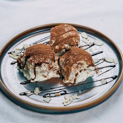 Профитроли с кофейным кремом в Баклажан по цене 570 ₽