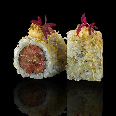 Тунец с трюфелем в Koi sushi bar по цене 2590 ₽