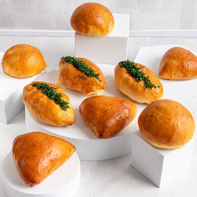 Ассорти пирожков в KanapeFest по цене 2130 ₽