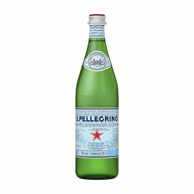 Вода минеральная S. Pellegrino газированная в Азбука Вкуса Экспресс Меню по цене 237 ₽