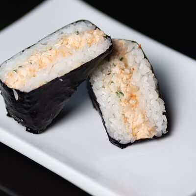 Онигири с курицей в Sushi Box по цене 190 ₽