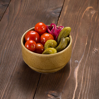 Ассорти маринованных овощей в Колбасофф по цене 550 ₽