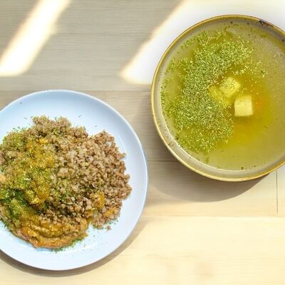 Комбо. Легкий обед. Куриный бульон и гречка в сливочно-грибном соусе в Вкусницца по цене 499 ₽