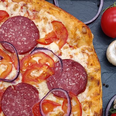 Пицца Салями в Teramo Pizza по цене 690 ₽