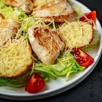 Салат Цезарь с курицей в Хачучачу