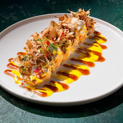 Темпура с угрем и креветкой в UMI Asian kitchen & bar по цене 990 ₽