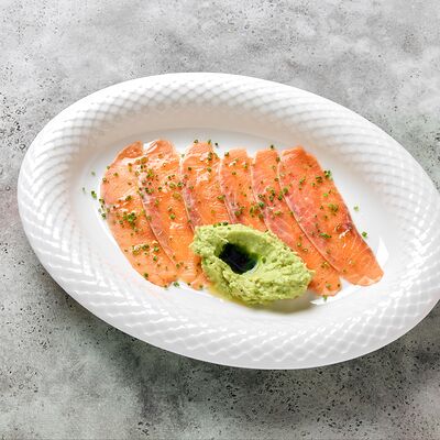Карпаччо из форели с битым авокадо и сибулетомв GASTROFISH по цене 700