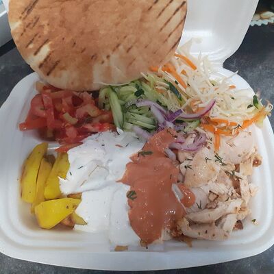 Шаурма в тарелке в Остров по цене 449 ₽