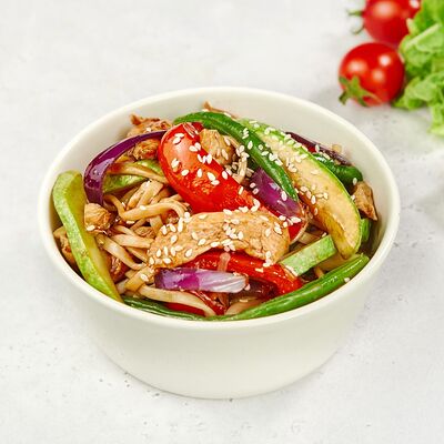 Удон с курицей и овощами в Bazar по цене 229 ₽