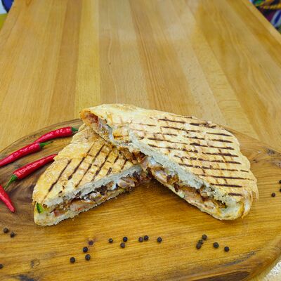 Шаурма в чиабатте с люля-кебабом из говядины в Шаурмастер по цене 650 ₽