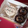 Комбо Любимый муж и Лучший папа Бенто-торт и 2 капкейка в Marys Cakes по цене 2290