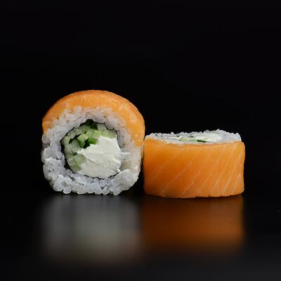 Филадельфия с огурцом в Sushi Kent по цене 702 ₽