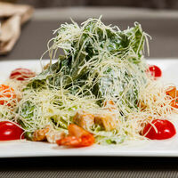 Цезарь с тигровыми креветками в Сандро