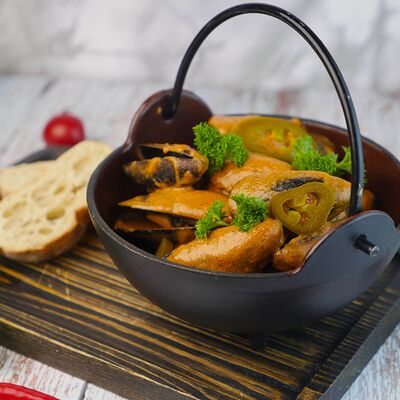 Мидии в соусе том ям в Гастробар Крапива по цене 700 ₽