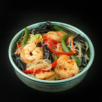 Фунчоза с креветками и грибами муэр в устричном соусе в RollWok club Азиатская кухня по цене 699 ₽