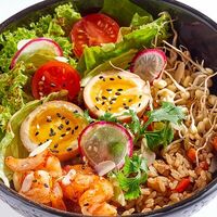 Тяхан с креветкой и маринованным яйцом в Сакура