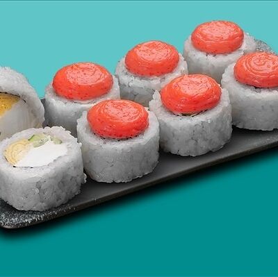 Сытный запеченный ролл в О! Суши по цене 390 ₽