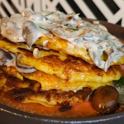 Драники с лесными грибамив Бар Куйбышев по цене 648 ₽