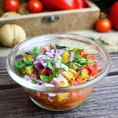 Мангал салат в Три хинкали&Шашлык по цене 520 ₽