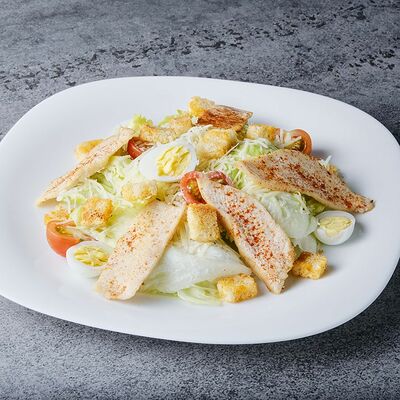 Салат Цезарь с курицей в THE BOX по цене 290