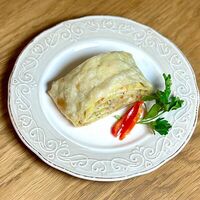 Ханум (рулет с картошкой и капустой) в Столовая комната