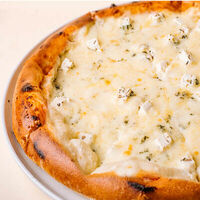 Пицца Три сыра на сливочном в Трай