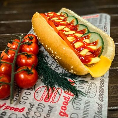 Хот-дог сырный в Good Food по цене 198 ₽