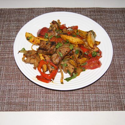 Оджахури с овощами в Шашлыки & Пироги по цене 450 ₽