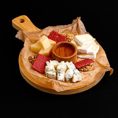 Сырная тарелка маленькая в Ролл Маркет по цене 599