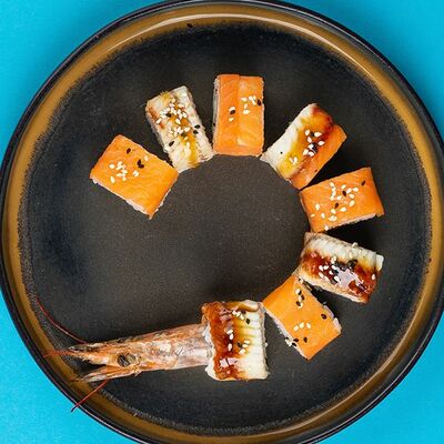 Лангустин, лосось, угорь в Морошка по цене 379 ₽