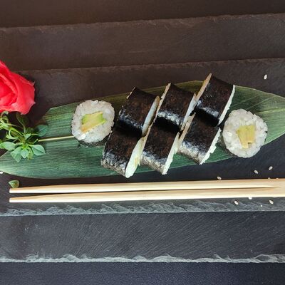 Ролл с авокадо в Sufish по цене 250 ₽