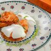 Картофельные драники с лососем и яйцом пашотв Мари Vanna по цене 850