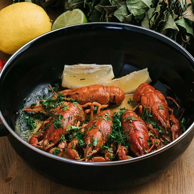 Вареный рак с соусом Том Ям (средне-крупный) в Где раки зимуют по цене 5600 ₽