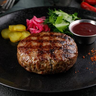 Фирменная котлета с перечным соусом в Стейк by steak по цене 1290 ₽