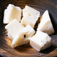 Козий сыр с трюфелем в Дружба