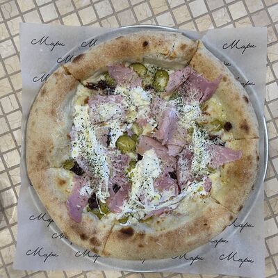 Пицца с окороком, страчателлой и вялеными томатами 28см в Мари по цене 830 ₽