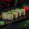 Ролл зеленая Филадельфия с Маринованным Хреном и Угрем в Fast Япония Premium Sushi по цене 504