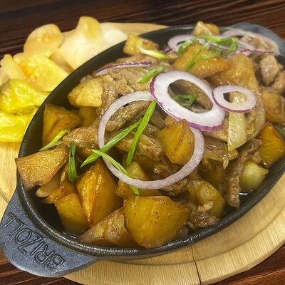 Сковородка со свининой и грибамив Rezept по цене 870 ₽