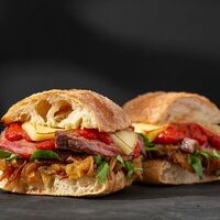 С карамельным луком в Beefology Meat Point