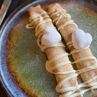 Блинчики с белым шоколадом в Mon Baton