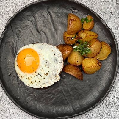 Бифштекс с яйцом в Гастропапы по цене 890 ₽