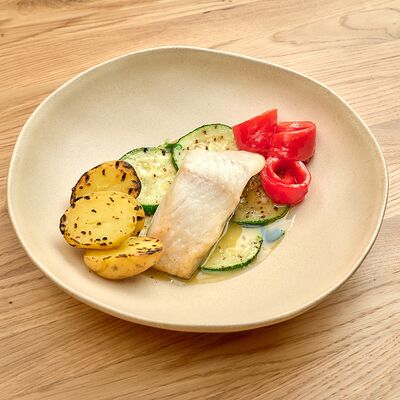 Черная треска с картофелем и цукини в Местные по цене 1650 ₽