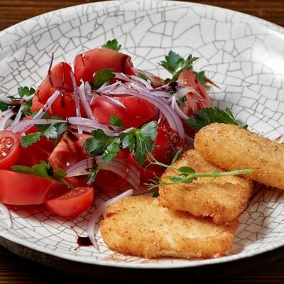 Салат из ароматных помидоров в Линдерхоф по цене 1295 ₽