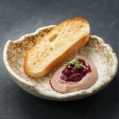 Паштет из куриной печени с вишневым конфитюром в Мясо и вино по цене 750 ₽