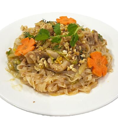 Пад Тай вок с курицей Pad Thai Xao Ga в ФоБо-ТомЯм по цене 749 ₽