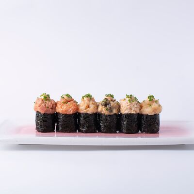 Суши острые Тунец в Lili New Wave Sushi по цене 170 ₽