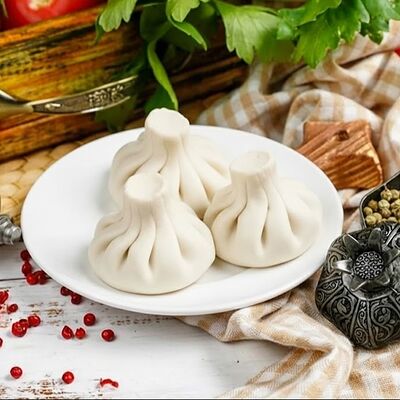 Хинкали с телятиной и свининой 3 шт. в Грузинская кухня Пурмарили по цене 400 ₽