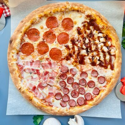 Мясной микс с курочкой терияке в Токио 96 пицца и роллы по цене 815 ₽